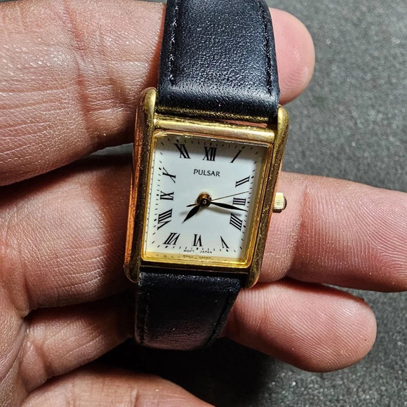 Pulsar Quartz Watch Gold Tone Tank VX51-X349 Roman Dial Leather Straps Working - Picture 3 of 9